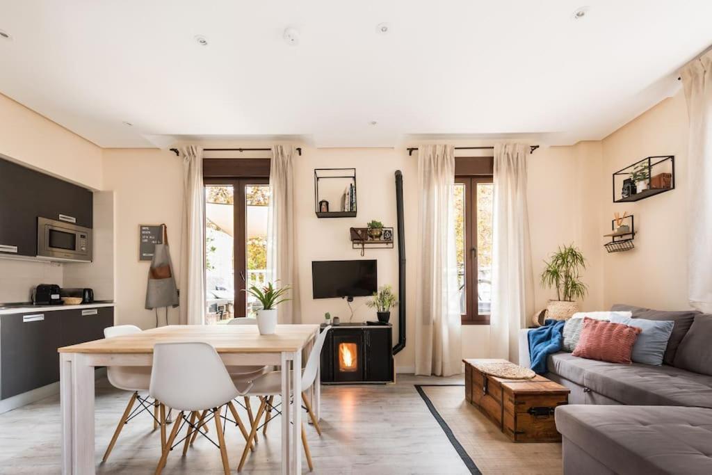 Atico Con Terraza Y Chimenea Junto A Universidad Alcalá de Henares Dış mekan fotoğraf
